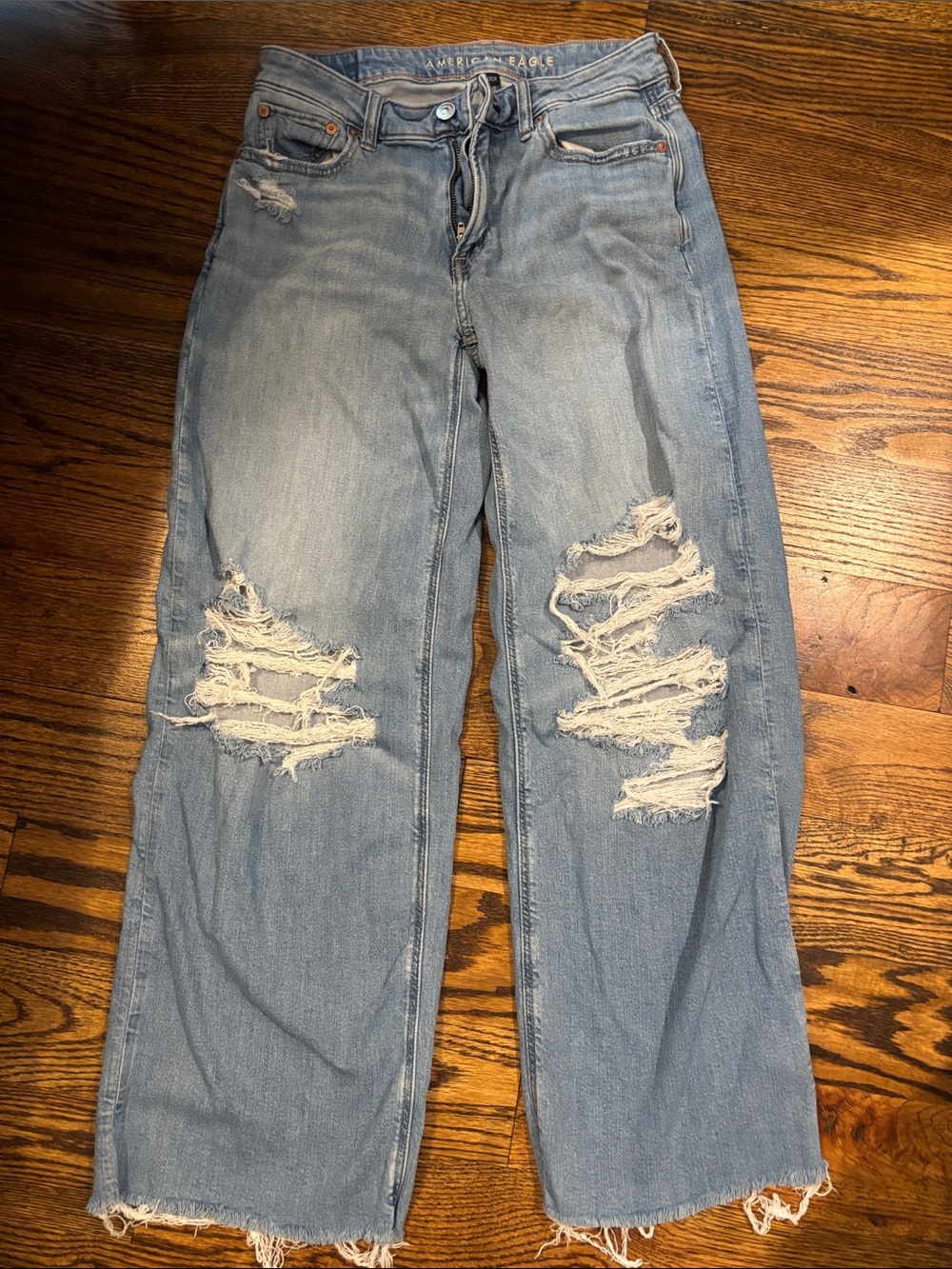 American Eagle Outfitters Light Wash Ripped Boyfriend Jeans